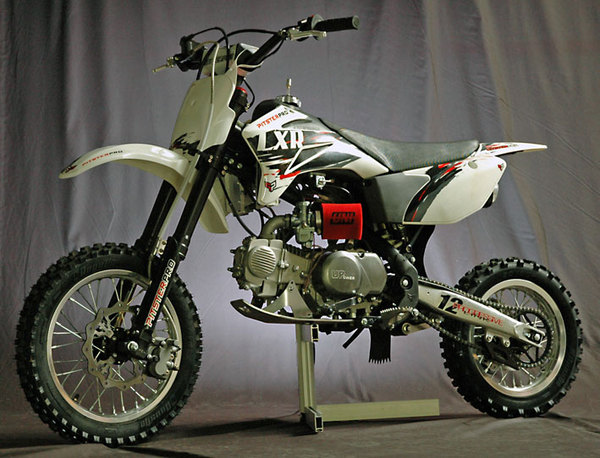 PITSTER PRO LXR 149 HOLESHOT 2010 -roues 12/14-