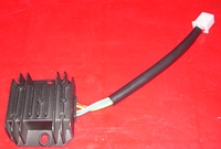 Régulateur rectifieur 12 volts avec connecteur mâle-Pit-bike
